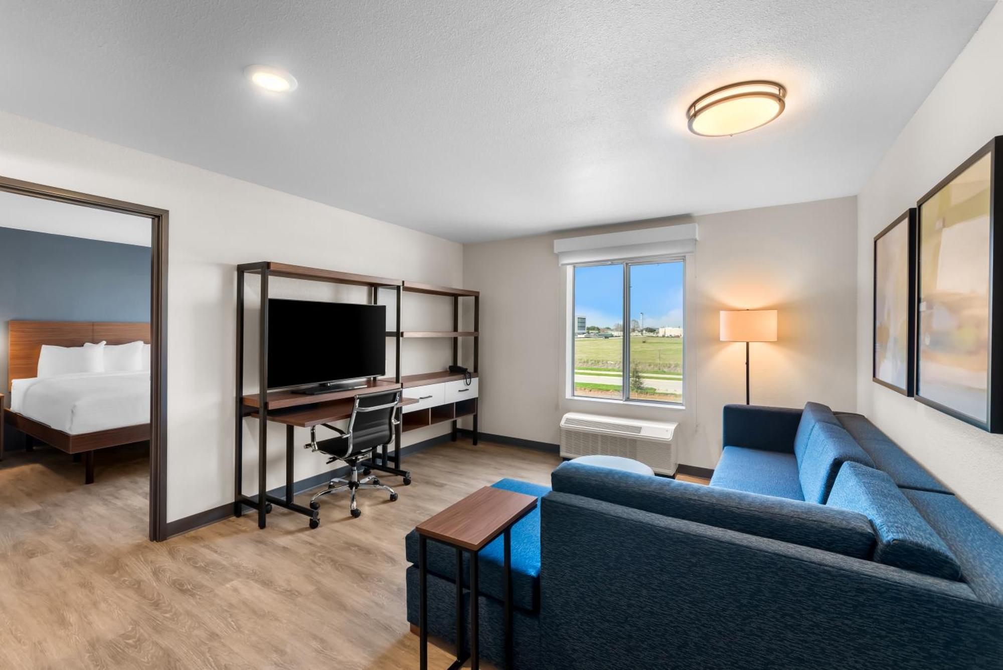 Everhome Suites Bastrop Exterior photo
