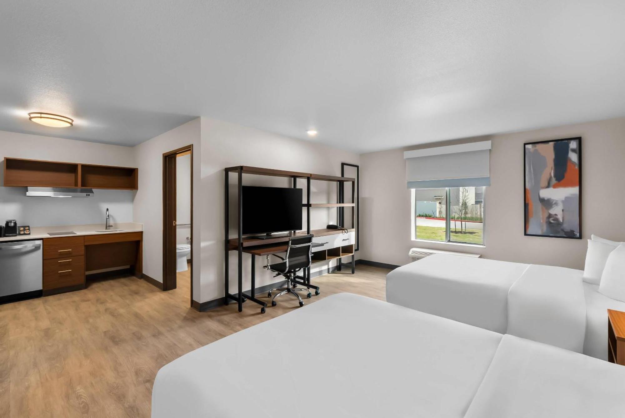 Everhome Suites Bastrop Exterior photo